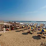 Grand Azzurra Club 3*