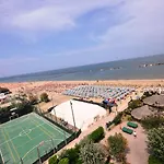 Grand Azzurra Club Hotel 3*