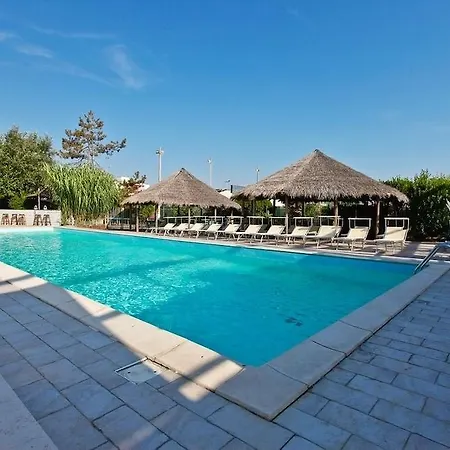 Hotell Grand Azzurra Club
