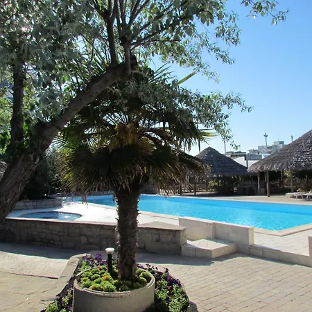 Grand Azzurra Club Hotell