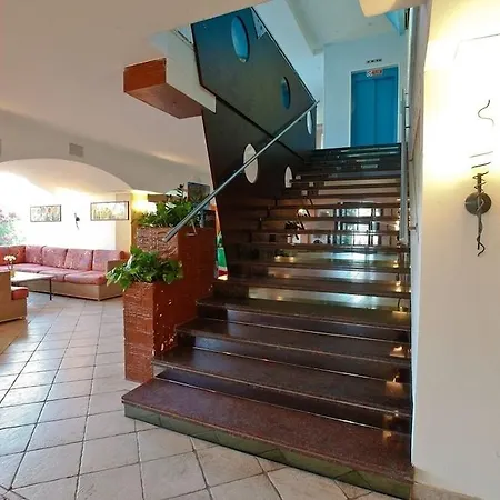 Grand Azzurra Club 3*