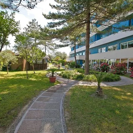 Отель Grand Azzurra Club