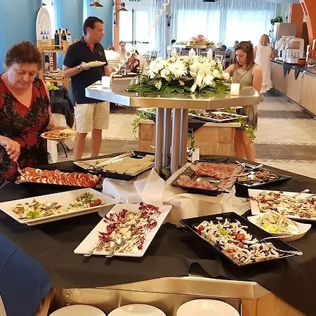 Grand Azzurra Club 3*