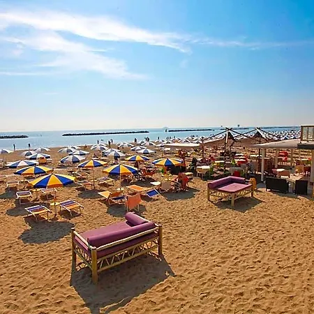 Grand Azzurra Club Hotel 3*