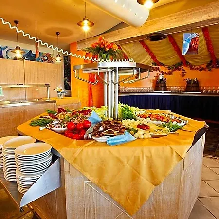 Grand Azzurra Club Hotel