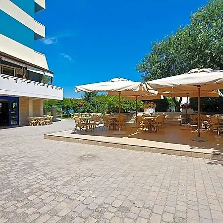 Grand Azzurra Club 3*