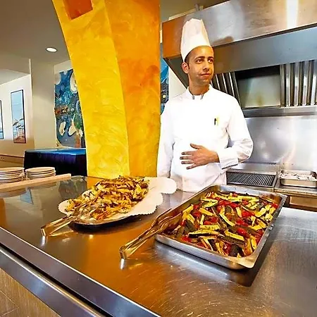 Grand Azzurra Club Hotel