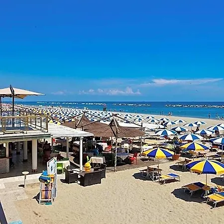 Grand Azzurra Club Lido Adriano