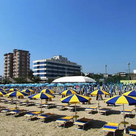 Grand Azzurra Club 3*