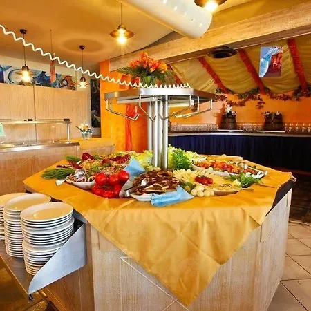 Grand Azzurra Club Hotel 3*