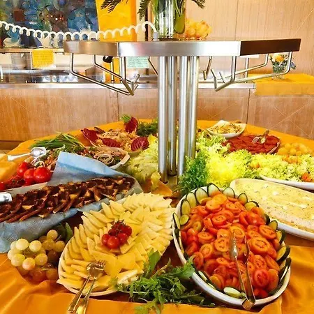 Grand Azzurra Club Hotel 3*