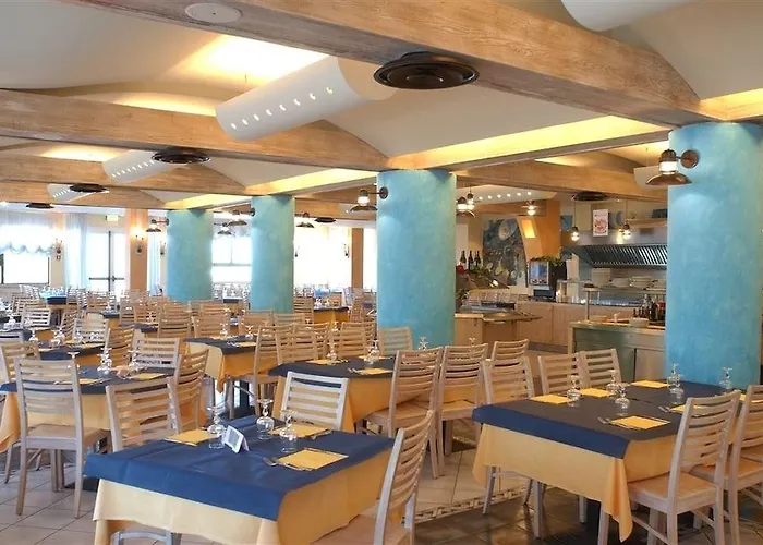 מלון Grand Azzurra Club