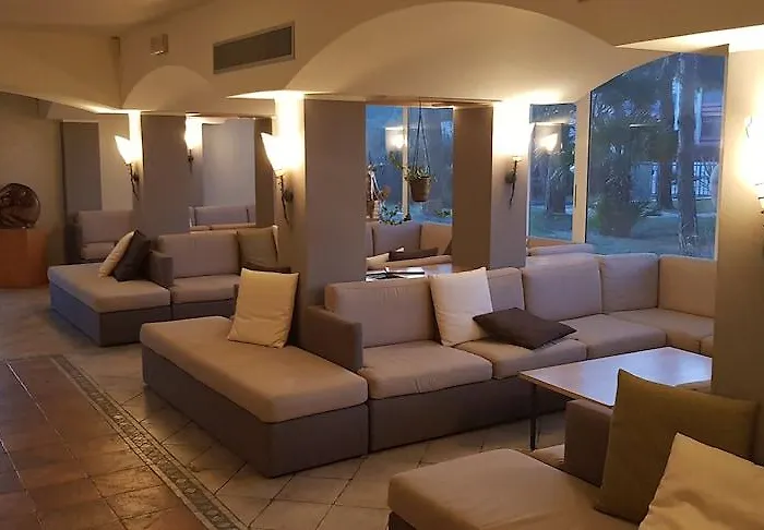 Grand Azzurra Club לידו אדריאנו