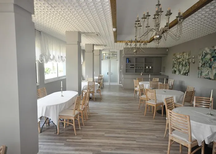 Grand Azzurra Club מלון 3*