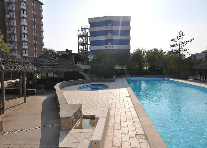 Grand Azzurra Club 3* לידו אדריאנו