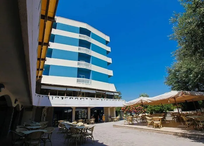 Grand Azzurra Club 3*